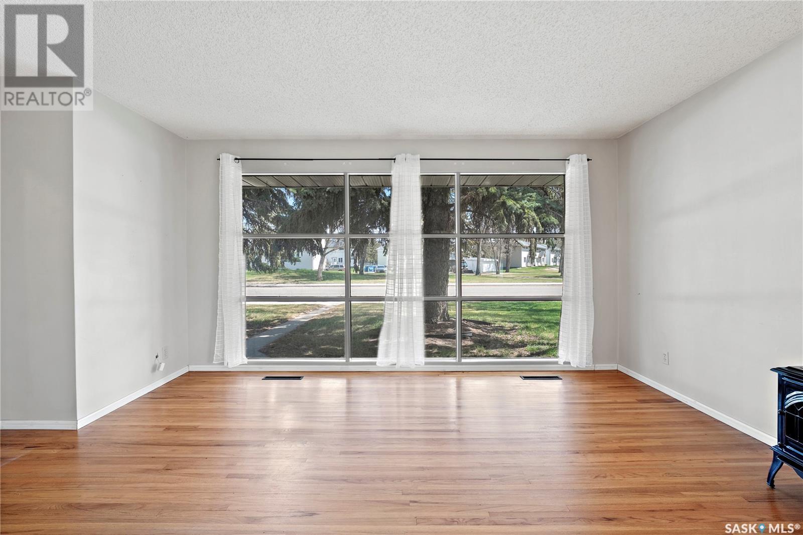 Property at 2134 William AVENUE image 3