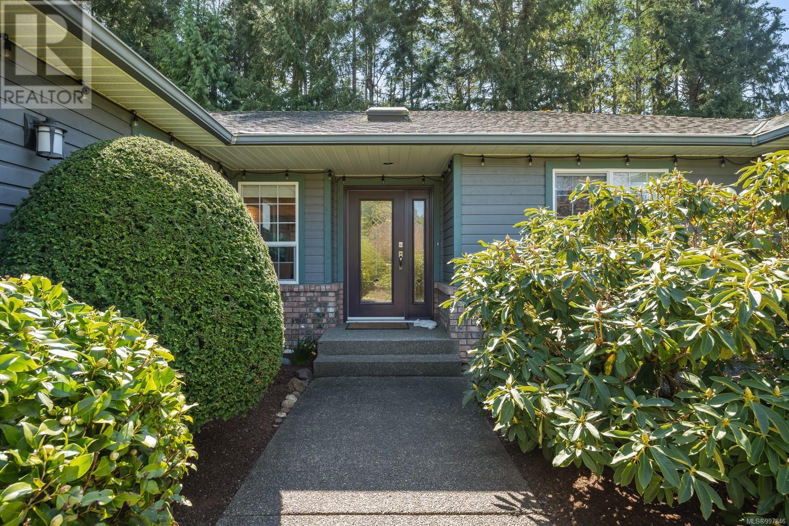 717 Redwood Dr, Qualicum Beach, British Columbia  V9K 2J2 - Photo 2 - 997846