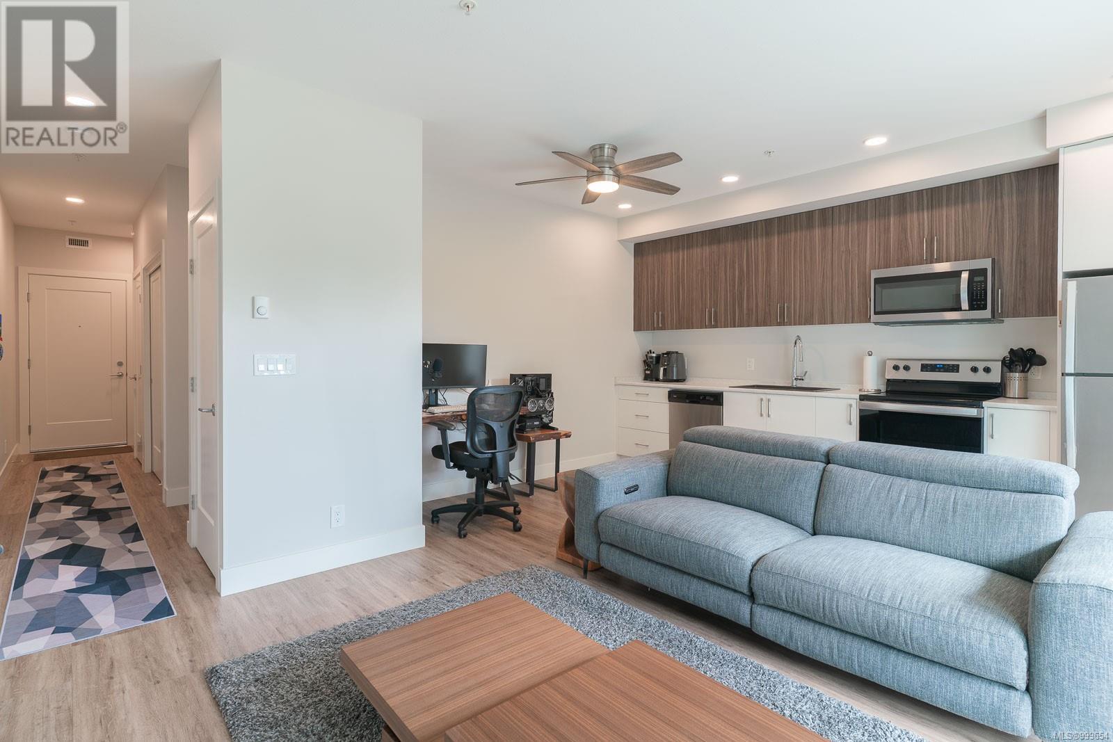 306 6544 Metral Dr, Nanaimo, British Columbia  V9T 2L8 - Photo 4 - 999654