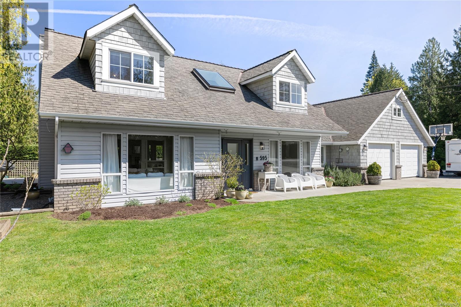 Property at 595 Eaglecrest Dr image 2