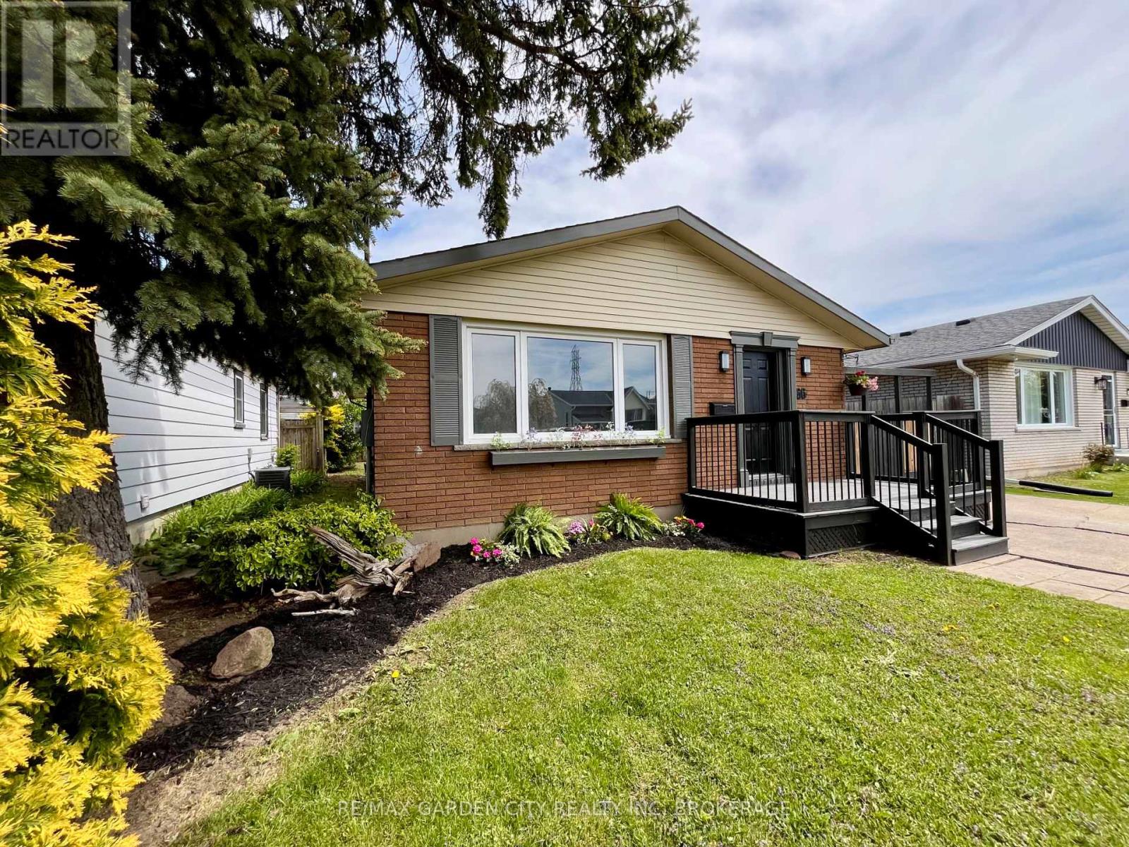 Property at 66 MARTIN STREET image 2