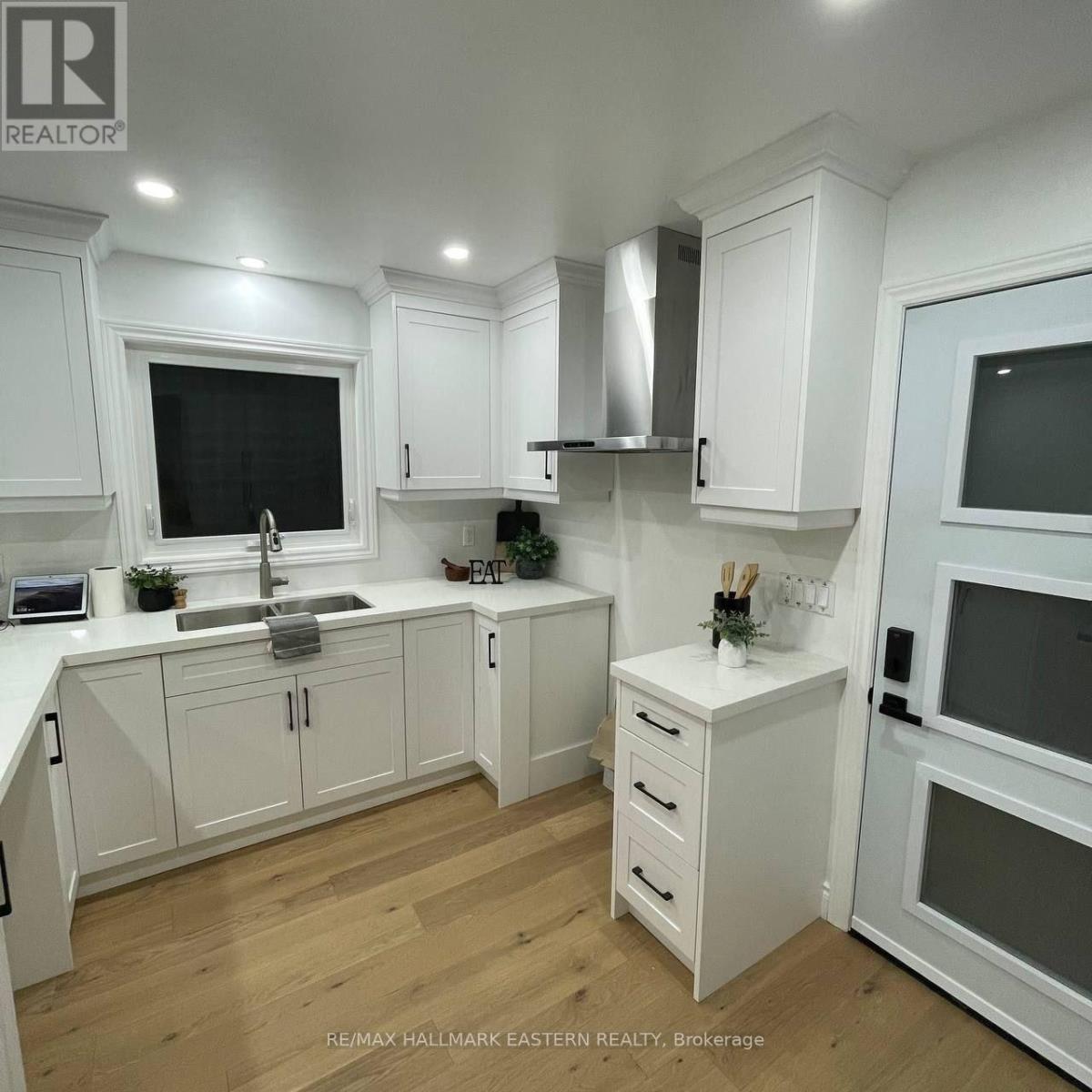 248 Crosby Drive, Kawartha Lakes, Ontario K0M 1A0 - Photo 11 - X12137668
