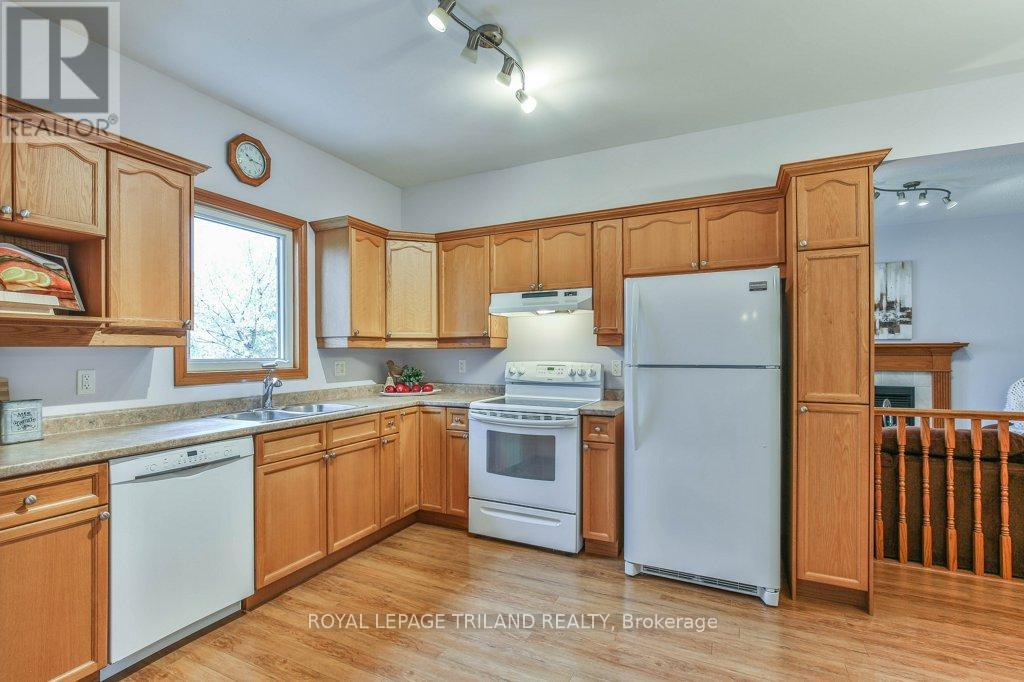 41 Greyrock Crescent, London, Ontario  N5Y 6L4 - Photo 9 - X12123282