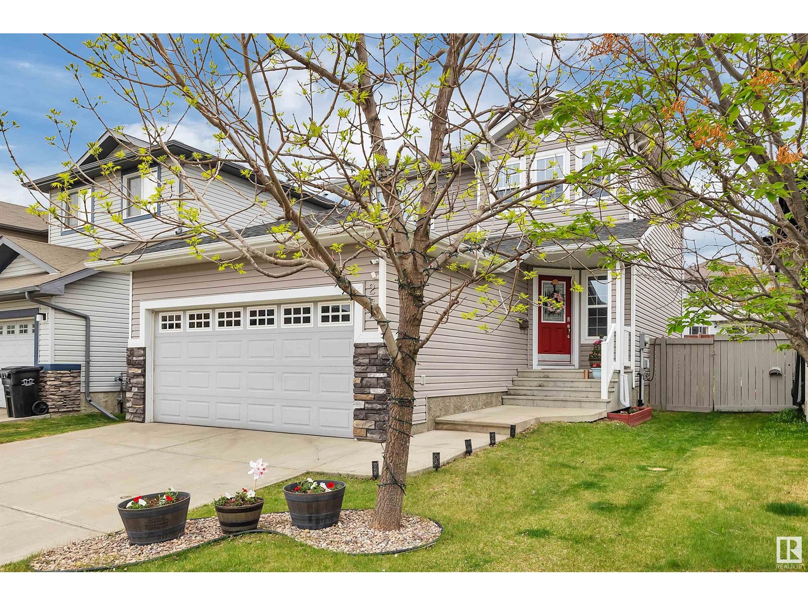 Property at 25 SELKIRK PL image 2