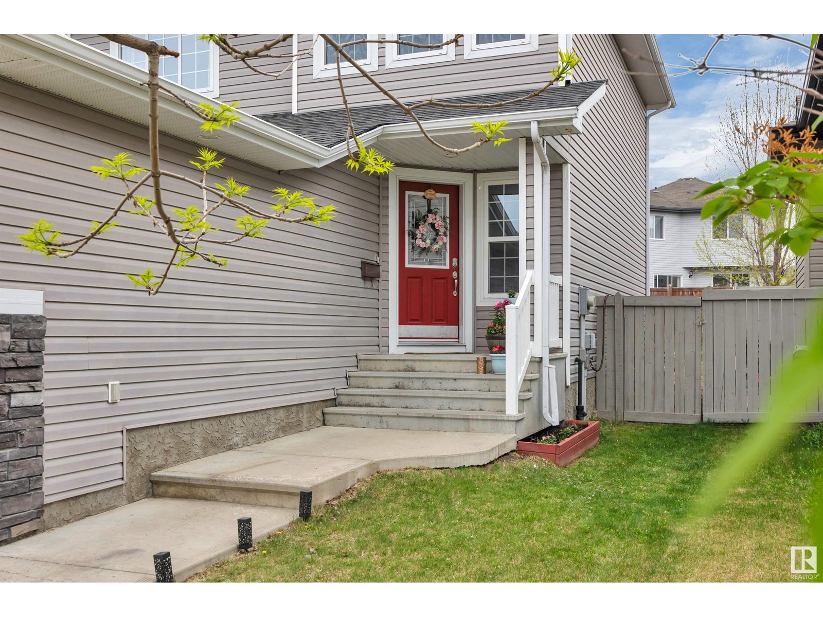 Property at 25 SELKIRK PL image 3
