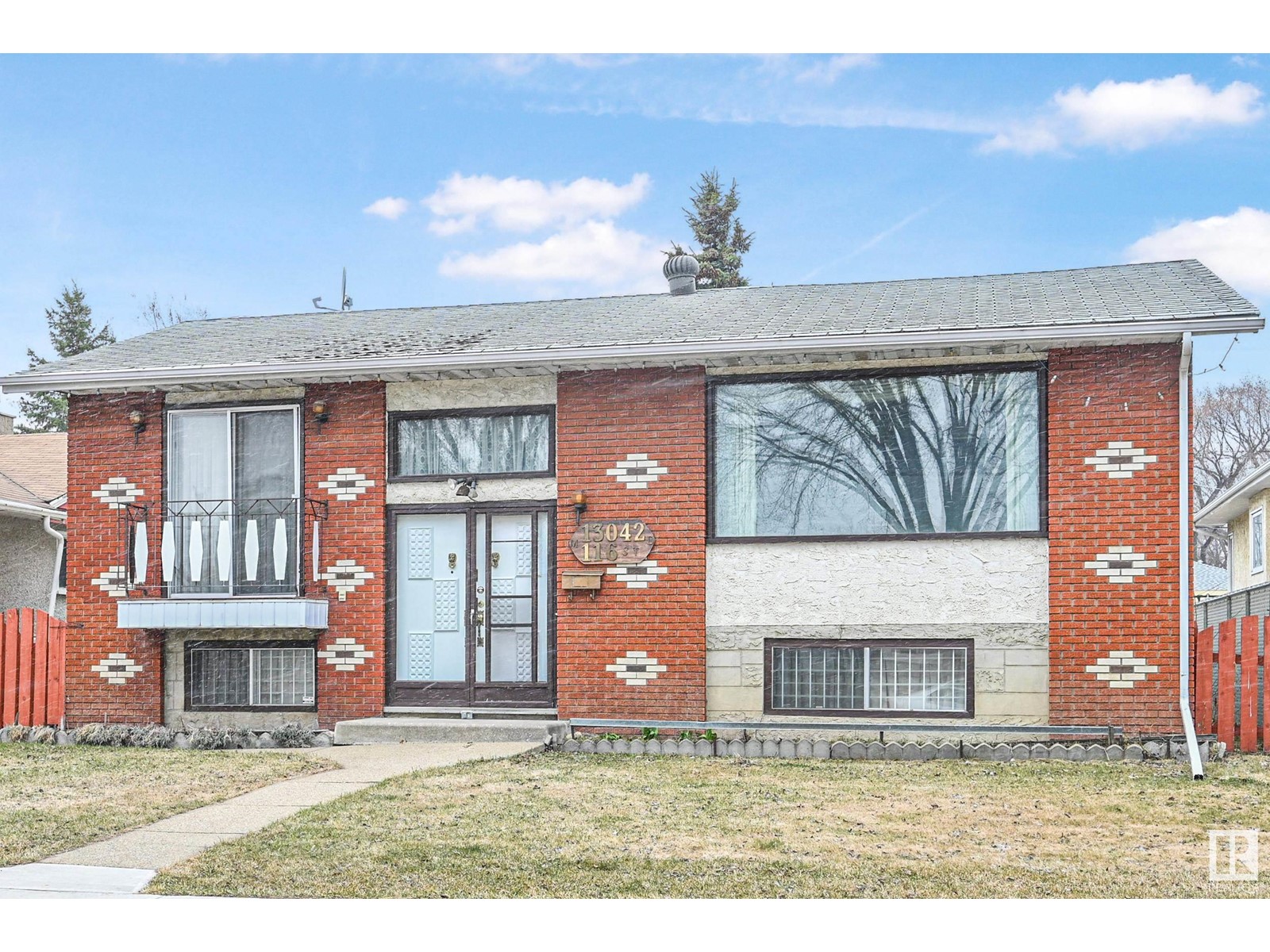 Property at 13042 116 ST NW image 1