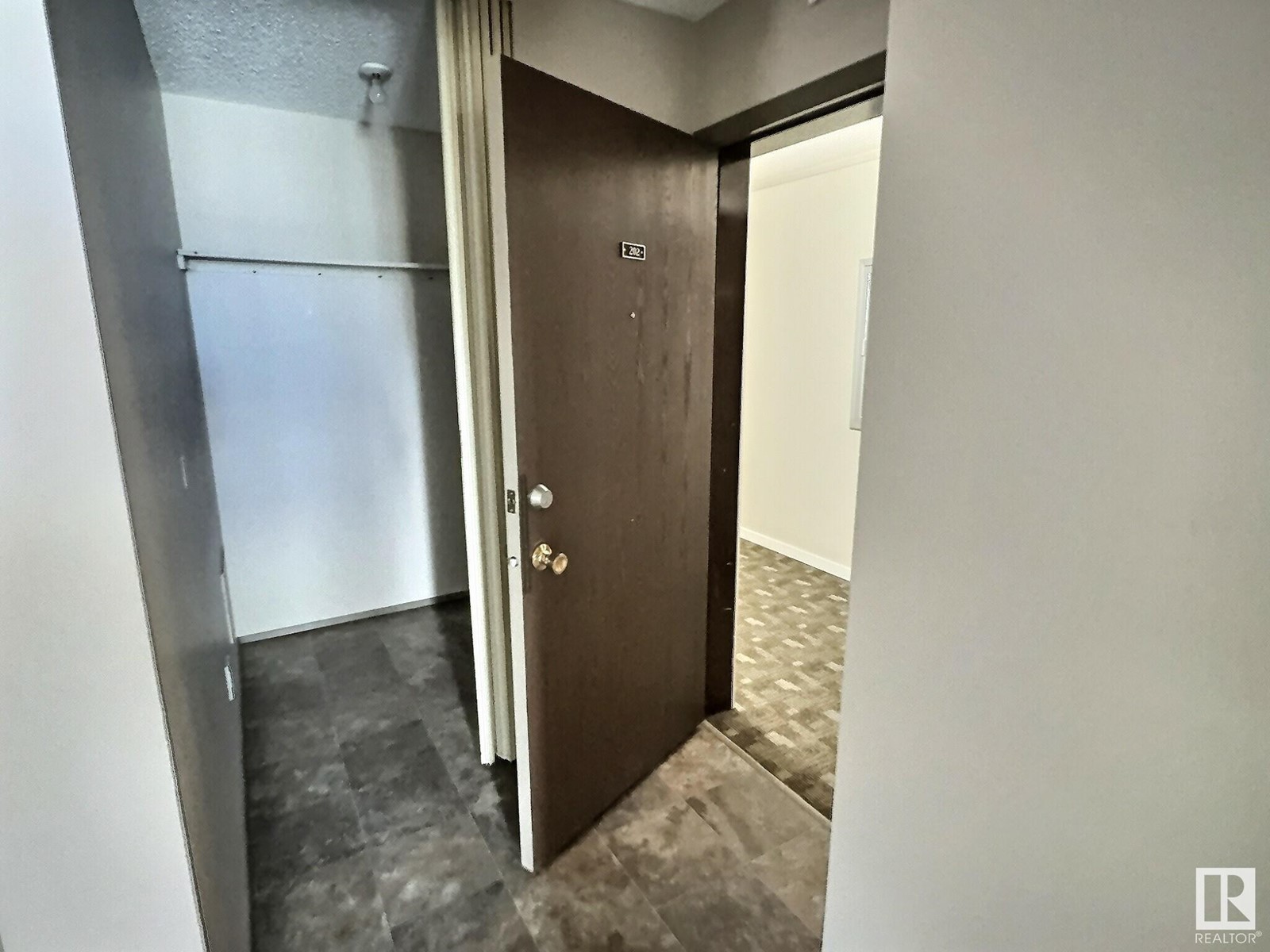 #202 10124 159 St Nw, Edmonton, Alberta  T5P 2Z9 - Photo 3 - E4436203