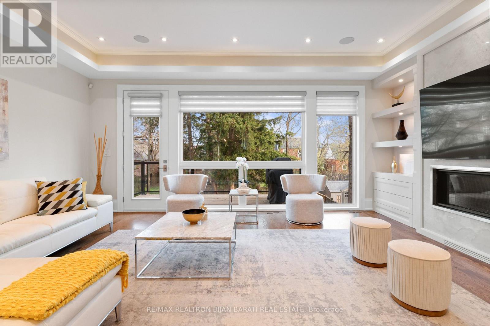 Property at 109 KINGSDALE AVENUE image 3