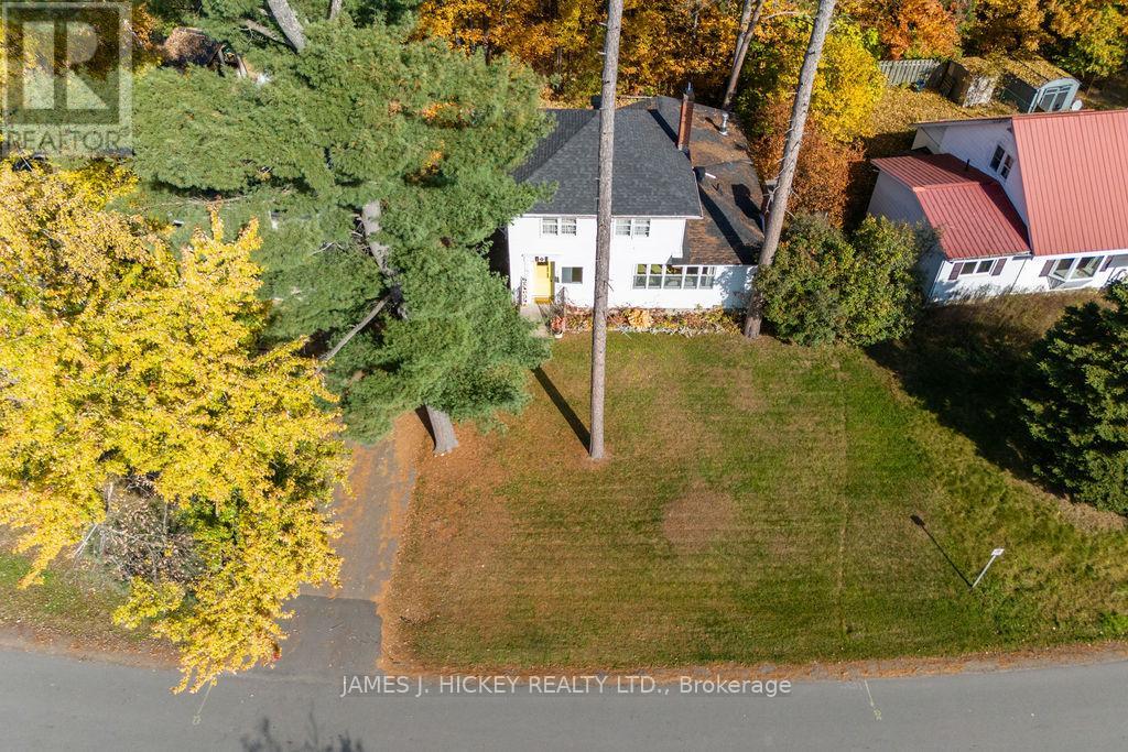 26 Rutherford Avenue, Deep River, Ontario  K0J 1P0 - Photo 44 - X12145554
