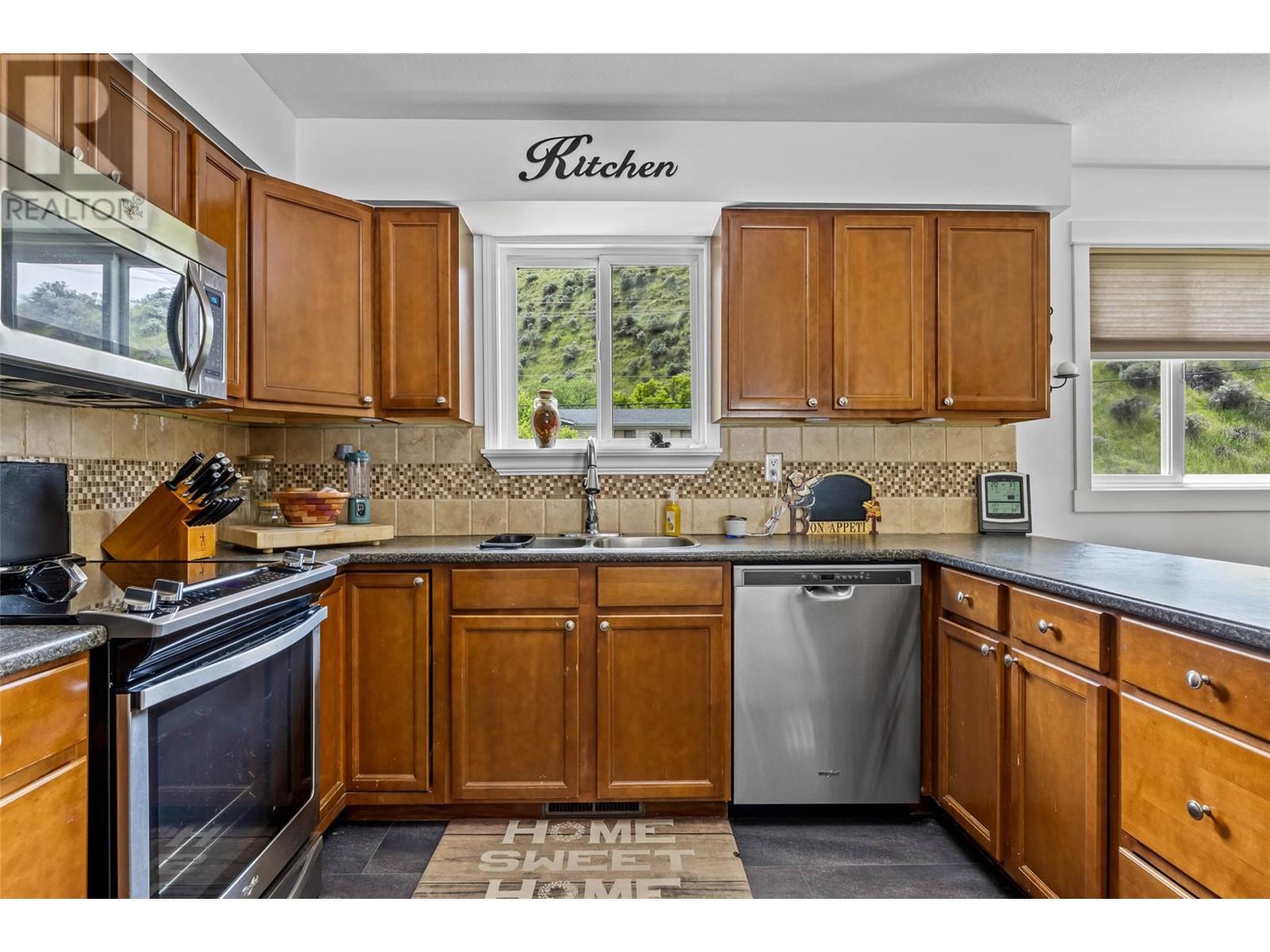 Property at 1936 VALLEYVIEW Drive image 5