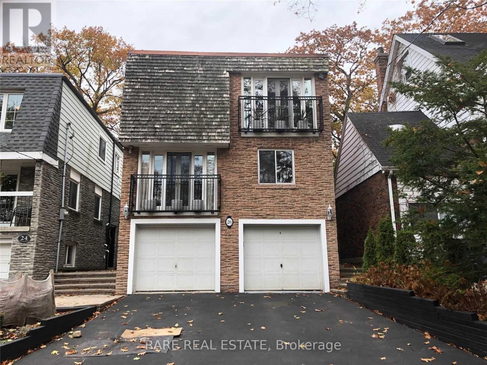 LOWER - 26 PINE AVENUE, Toronto, Ontario