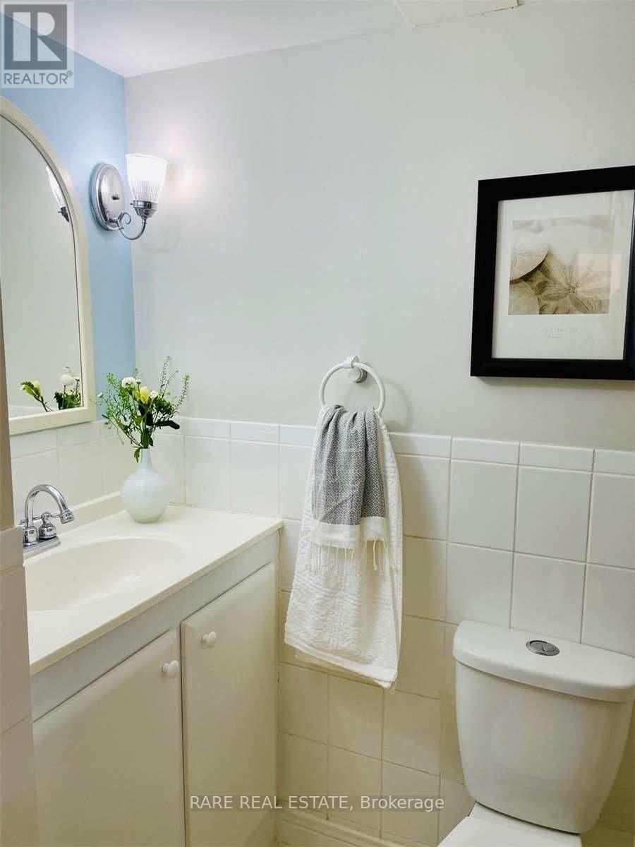 Lower - 26 Pine Avenue, Toronto, Ontario  M4E 1L8 - Photo 11 - E12145335