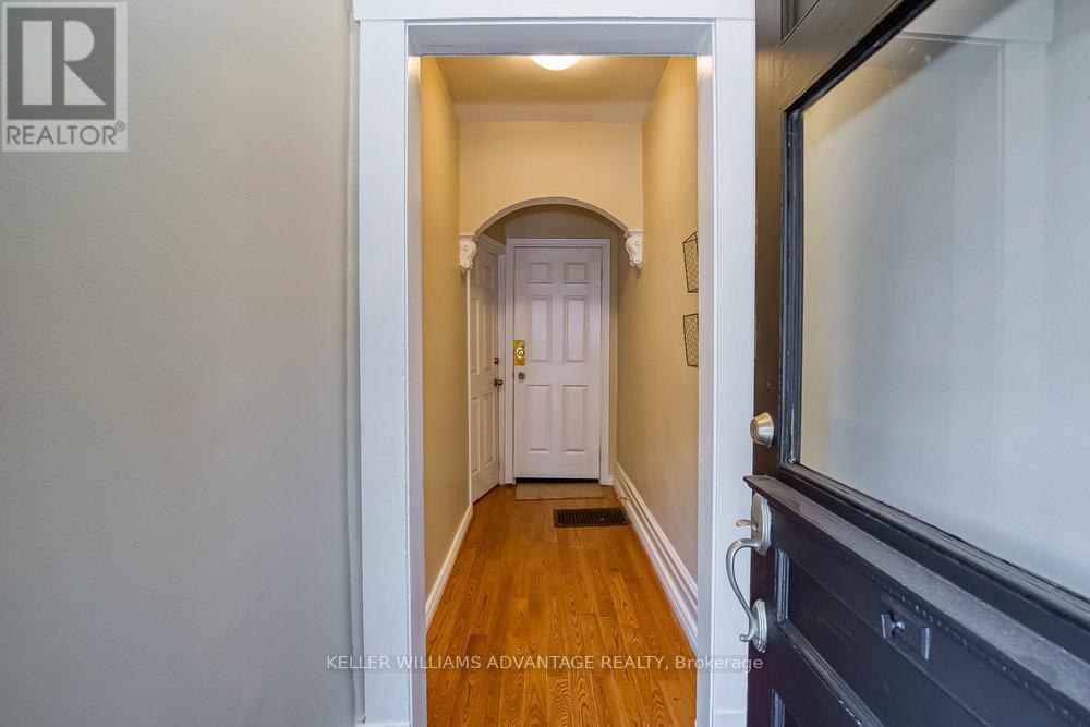 218 Broadview Avenue, Toronto, Ontario  M4M 2G5 - Photo 3 - E12145408