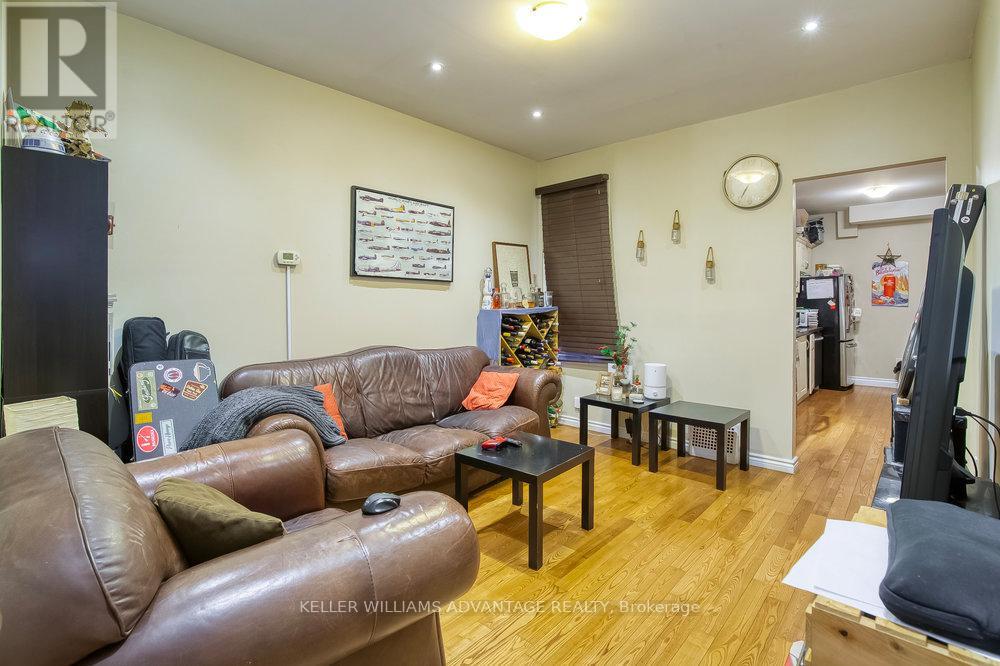 218 Broadview Avenue, Toronto, Ontario  M4M 2G5 - Photo 4 - E12145408