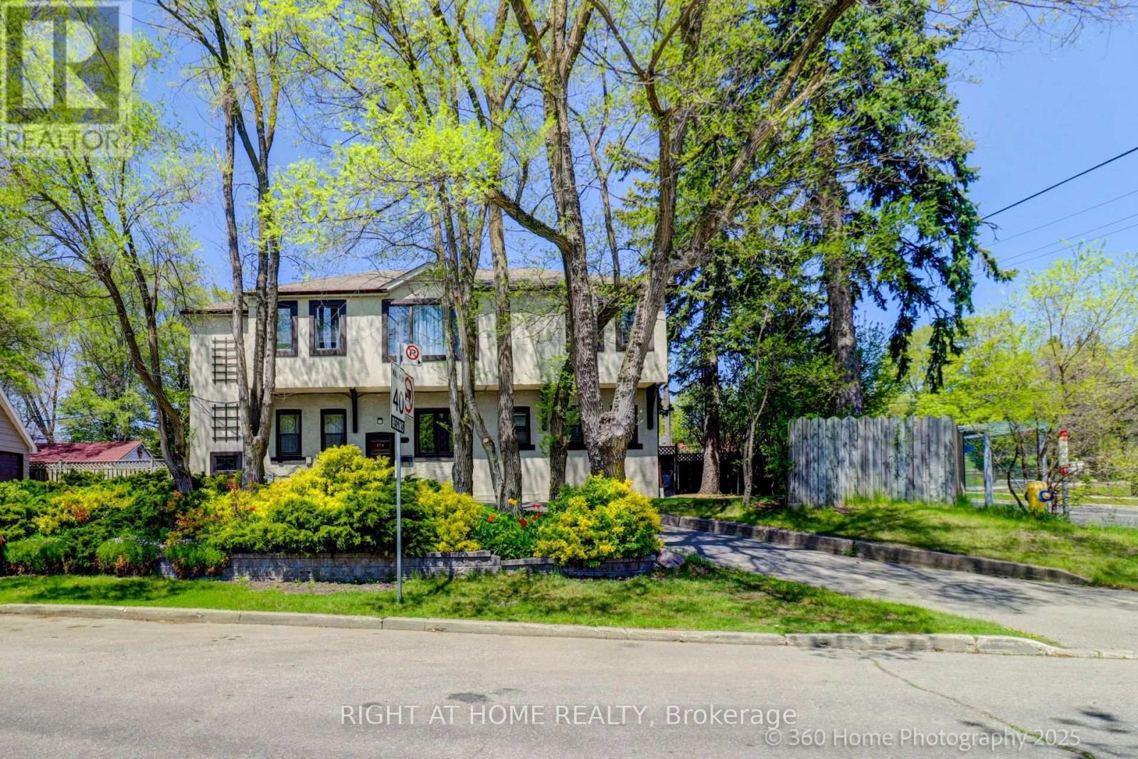 274 PHARMACY AVENUE, Toronto, Ontario