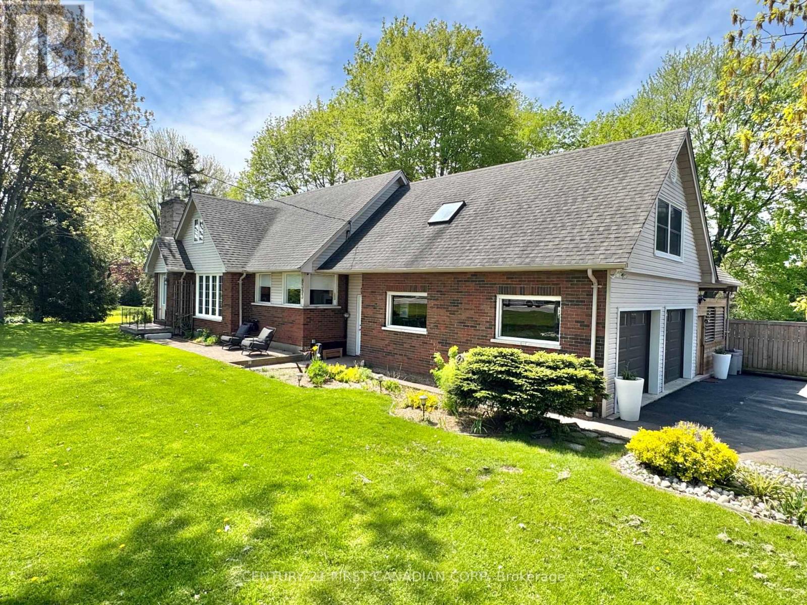 8393 Longwoods Road, London South, Ontario  N6P 1L3 - Photo 3 - X12143811