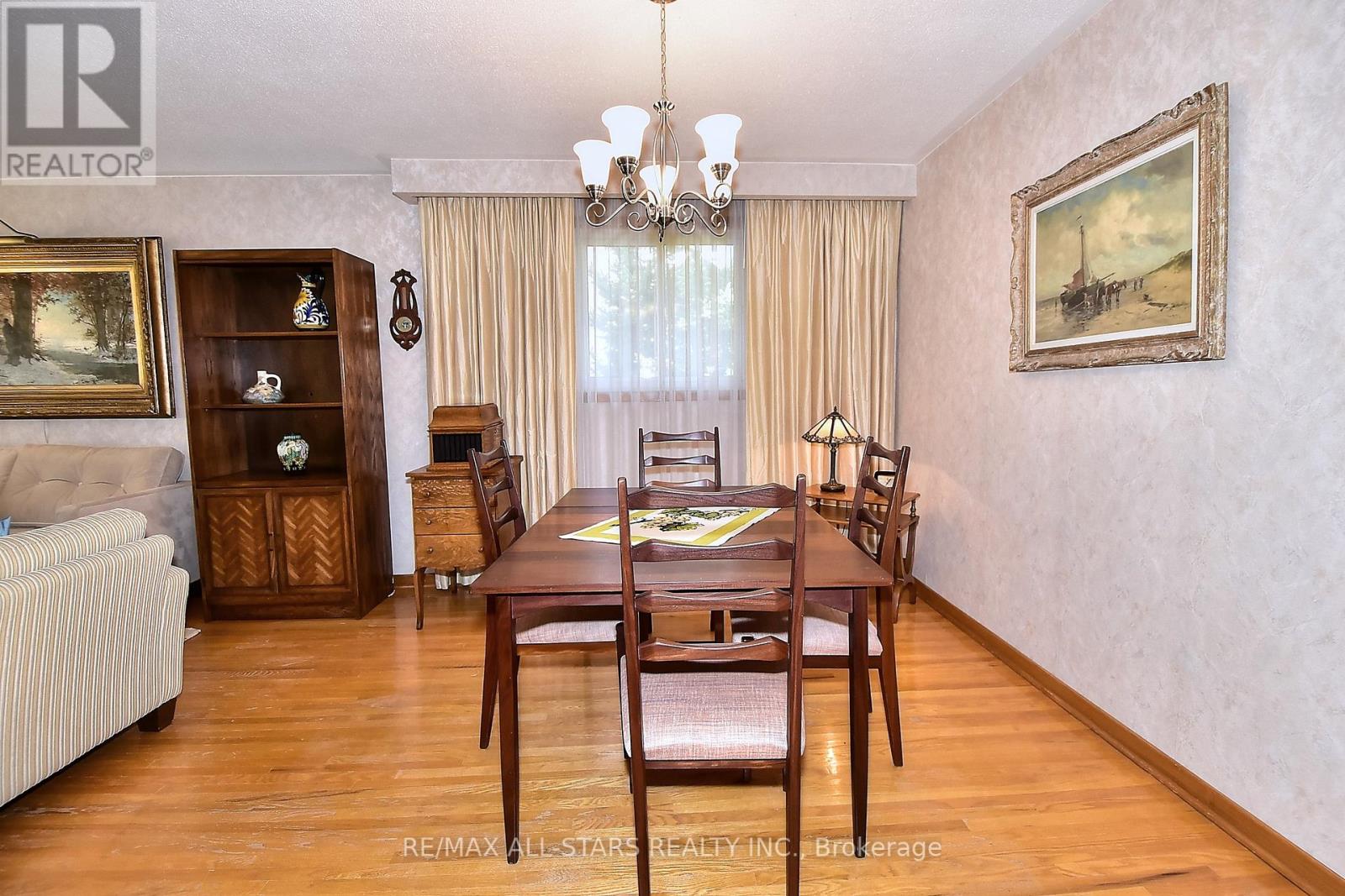 125 Fred Varley Drive, Markham (Unionville), Ontario  L3R 1T1 - Photo 11 - N12145336