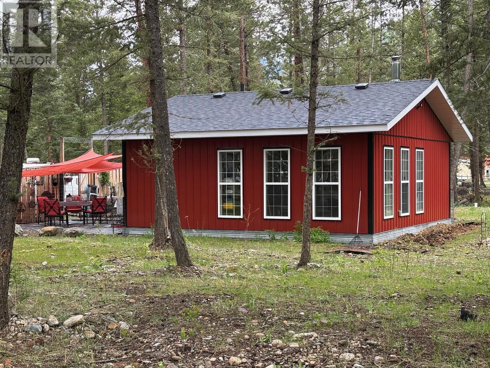 5991 Grasmere Dorr Road, Grasmere, British Columbia  V0B 1R0 - Photo 1 - 10347427