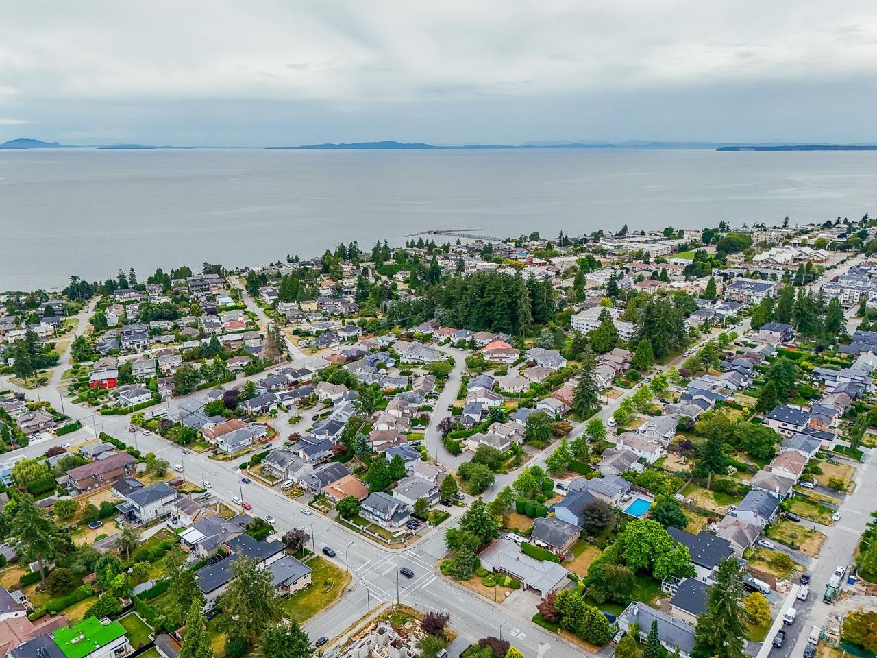 15578 Roper Avenue, White Rock, British Columbia  V4B 2G5 - Photo 39 - R2990783