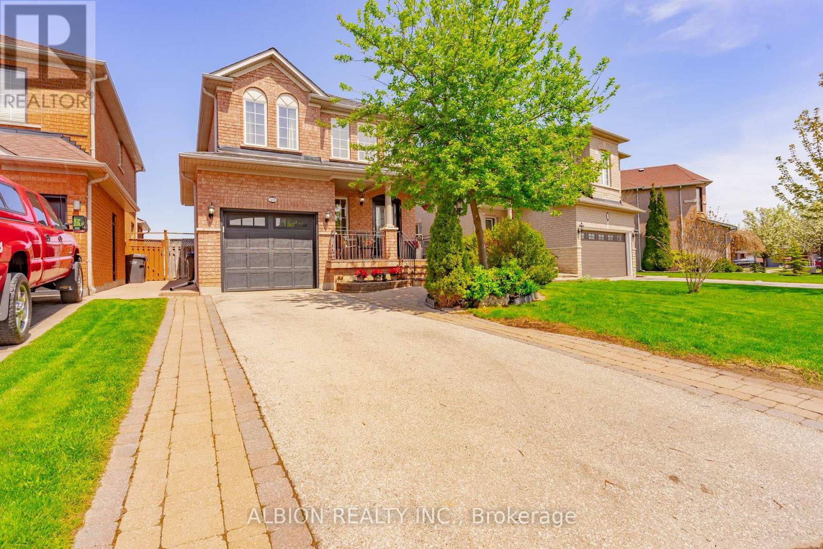 Property at 40 EMILY CARR CRESCENT image 2