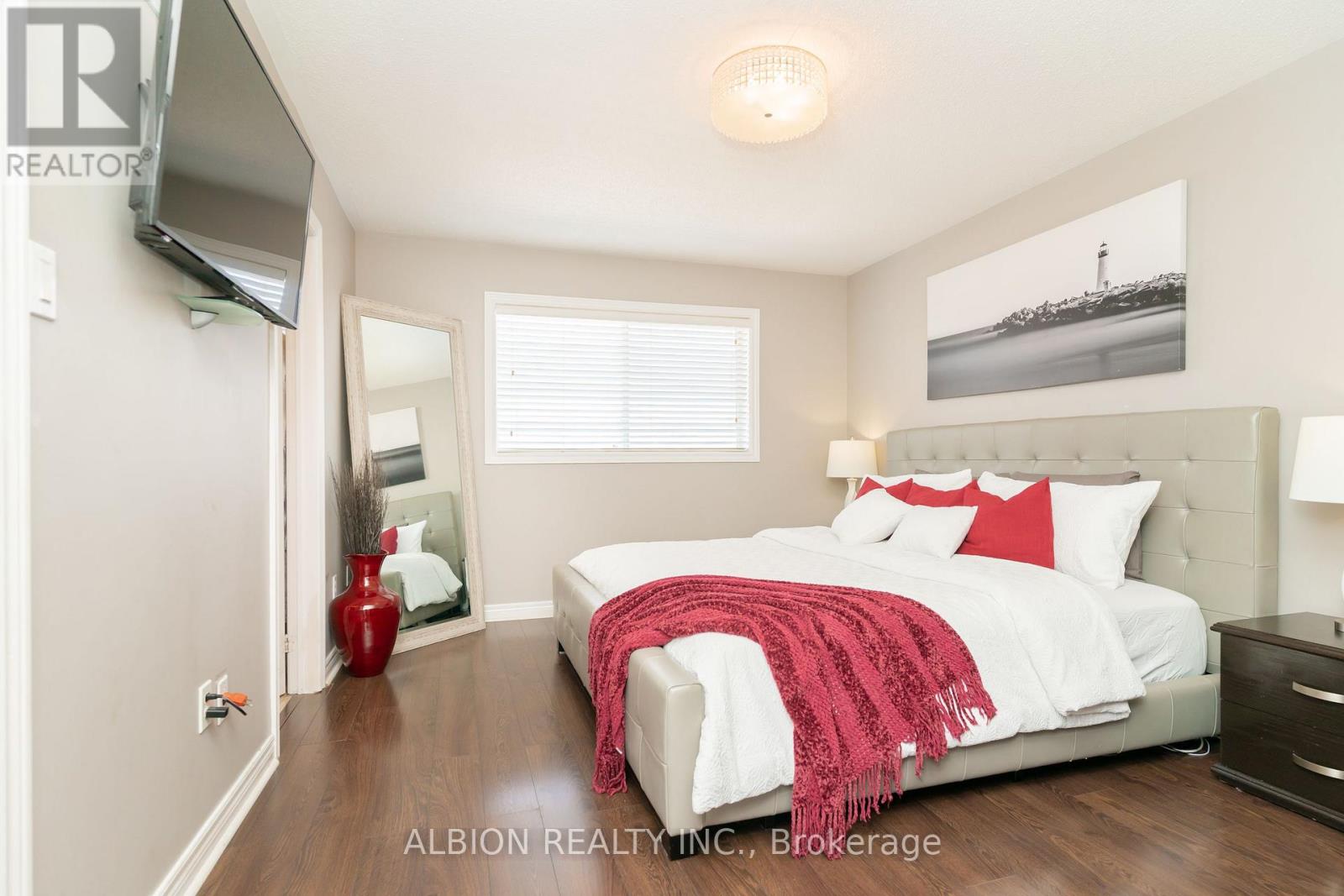 40 Emily Carr Crescent, Caledon, Ontario  L7E 2K9 - Photo 20 - W12145331