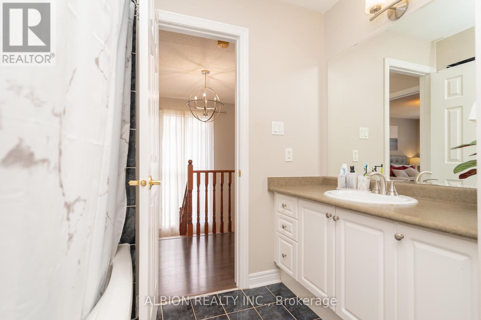40 Emily Carr Crescent, Caledon, Ontario  L7E 2K9 - Photo 27 - W12145331
