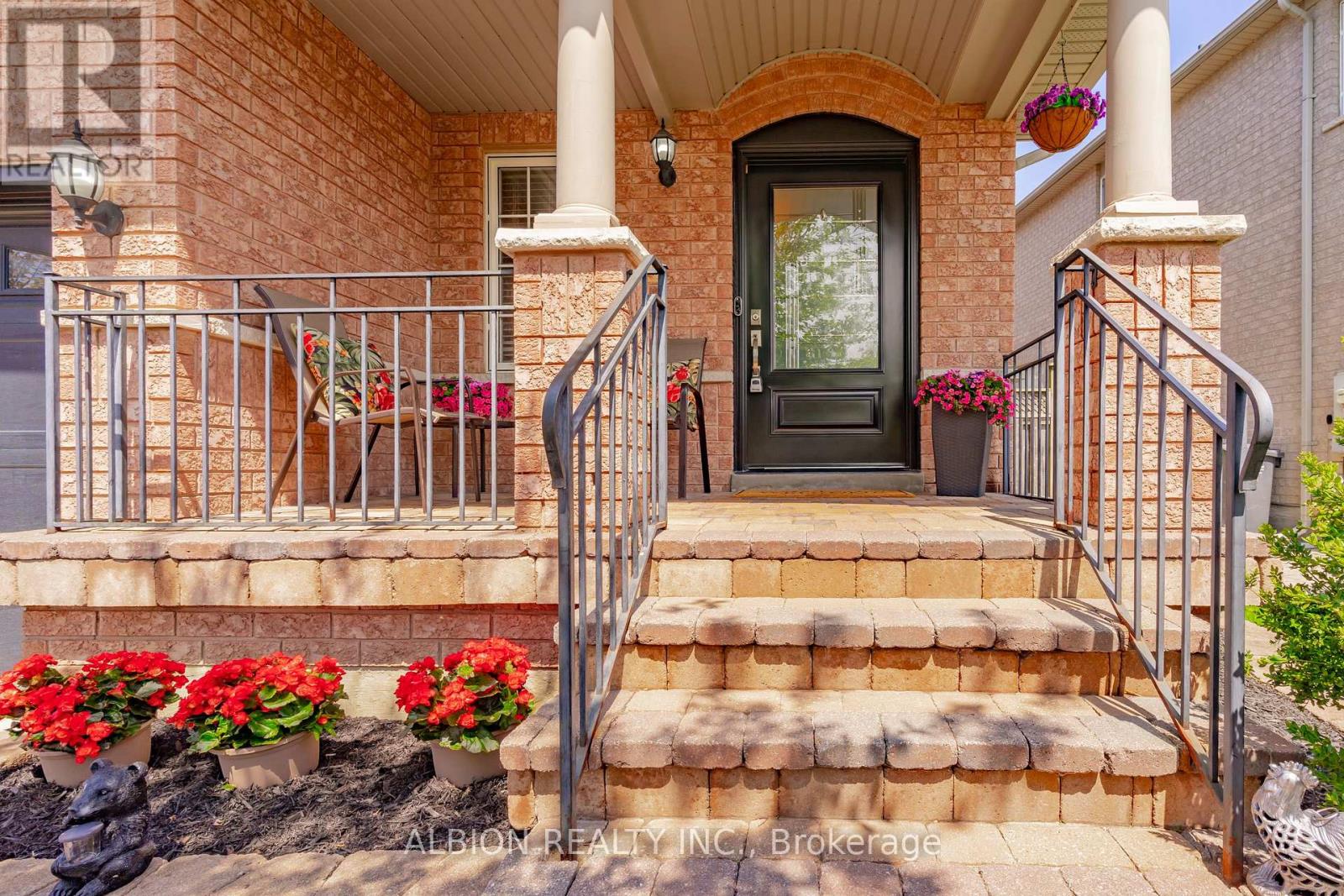 Property at 40 EMILY CARR CRESCENT image 3