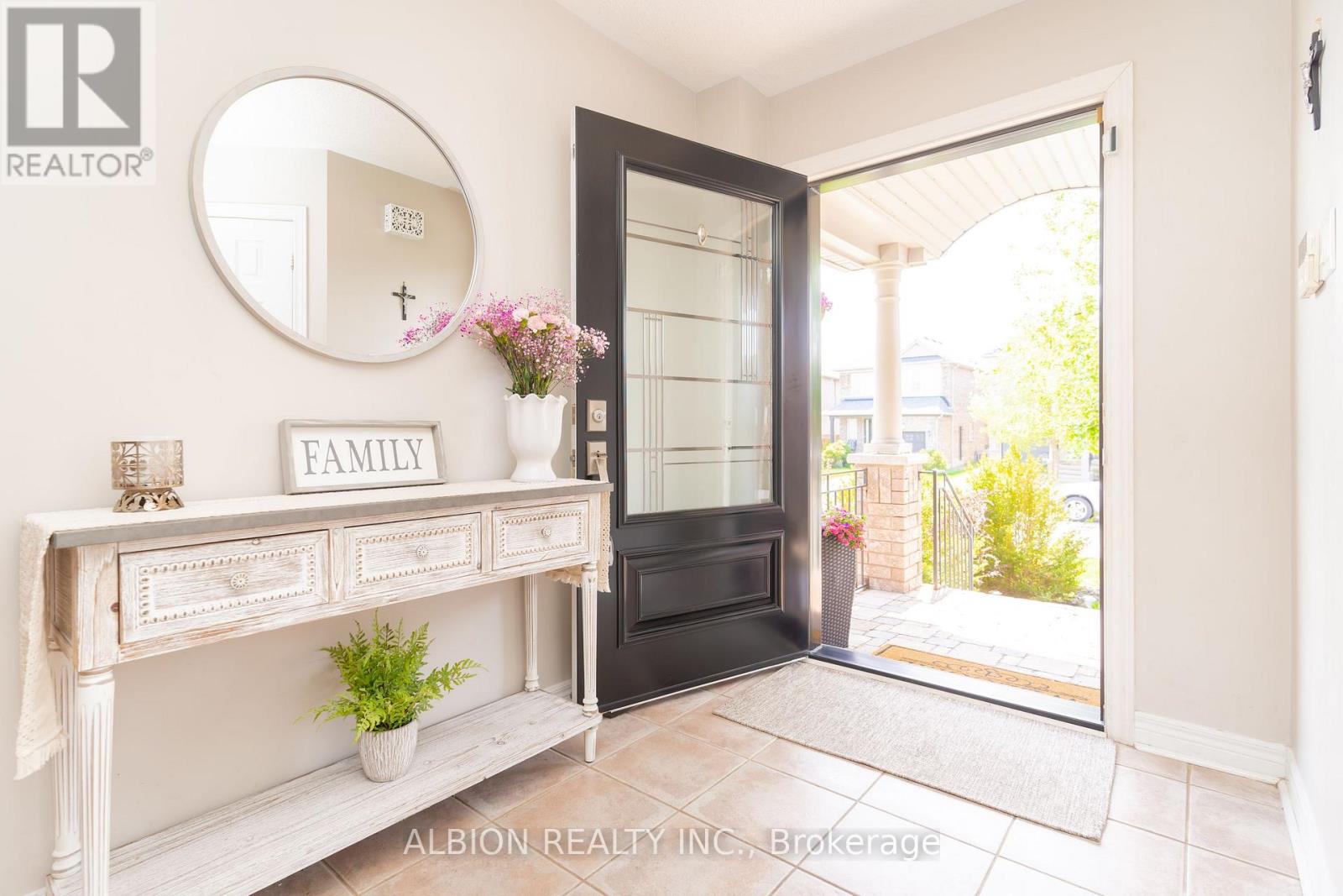 Property at 40 EMILY CARR CRESCENT image 4