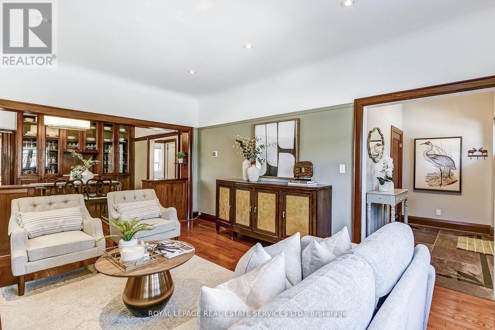 157 Colbeck Street, Toronto (Runnymede-Bloor West Village), Ontario  M6S 1V8 - Photo 10 - W12145394