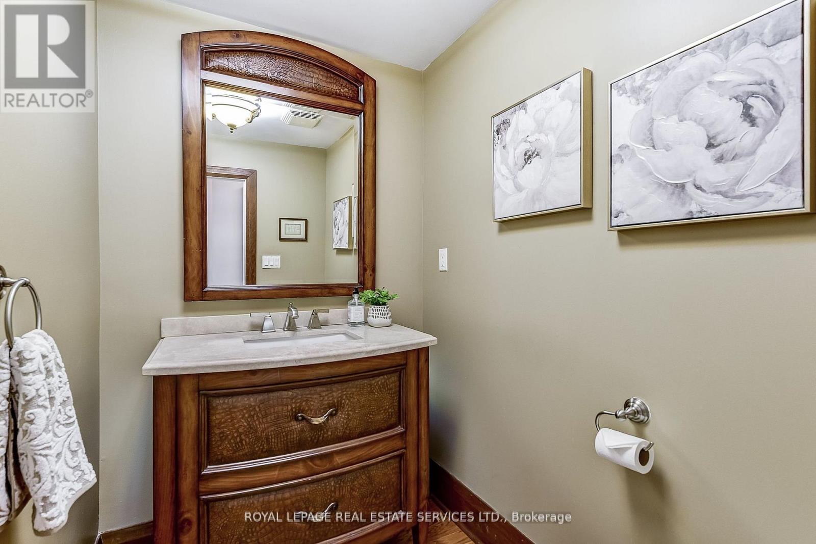 157 Colbeck Street, Toronto, Ontario  M6S 1V8 - Photo 20 - W12145394