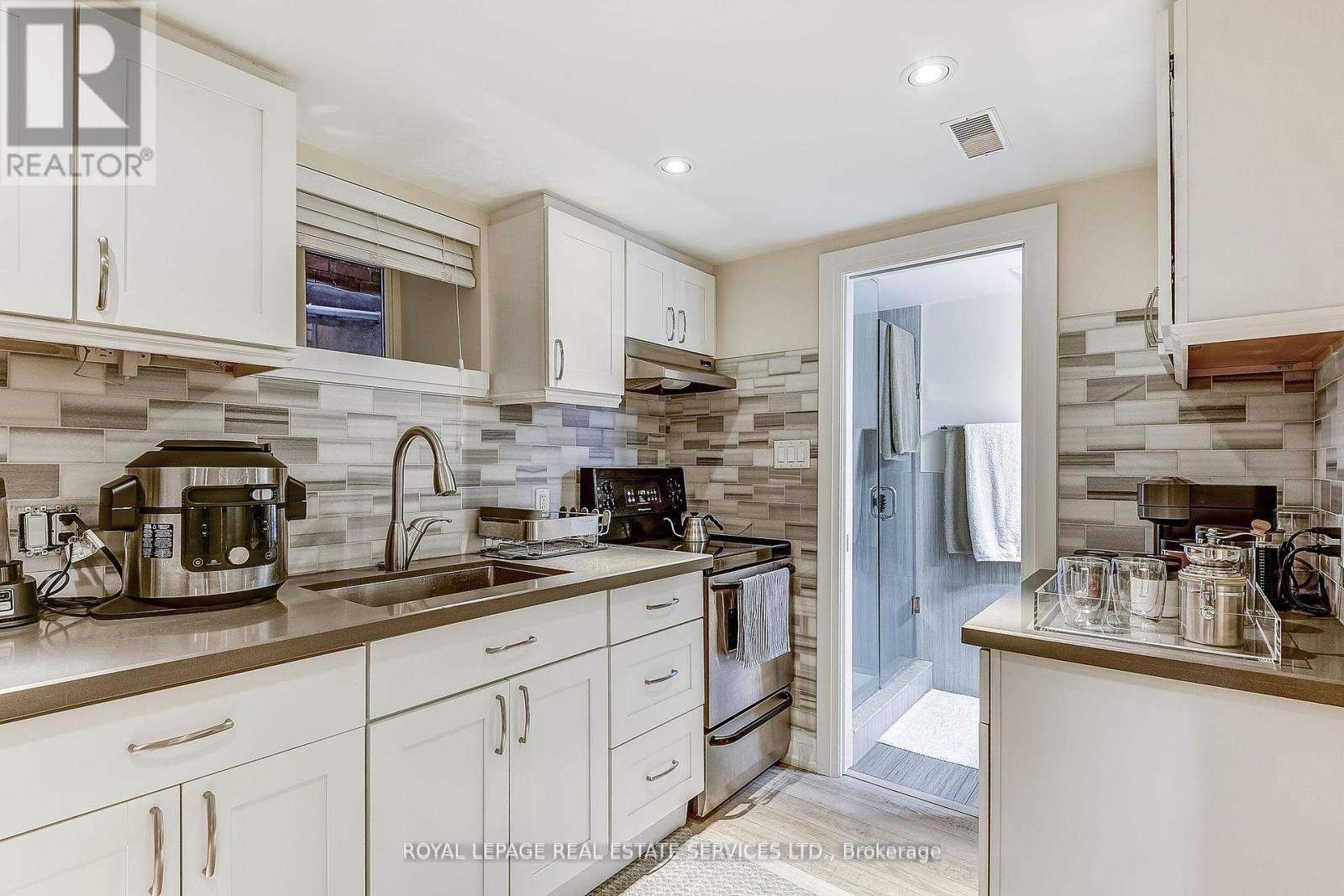 157 Colbeck Street, Toronto, Ontario  M6S 1V8 - Photo 43 - W12145394