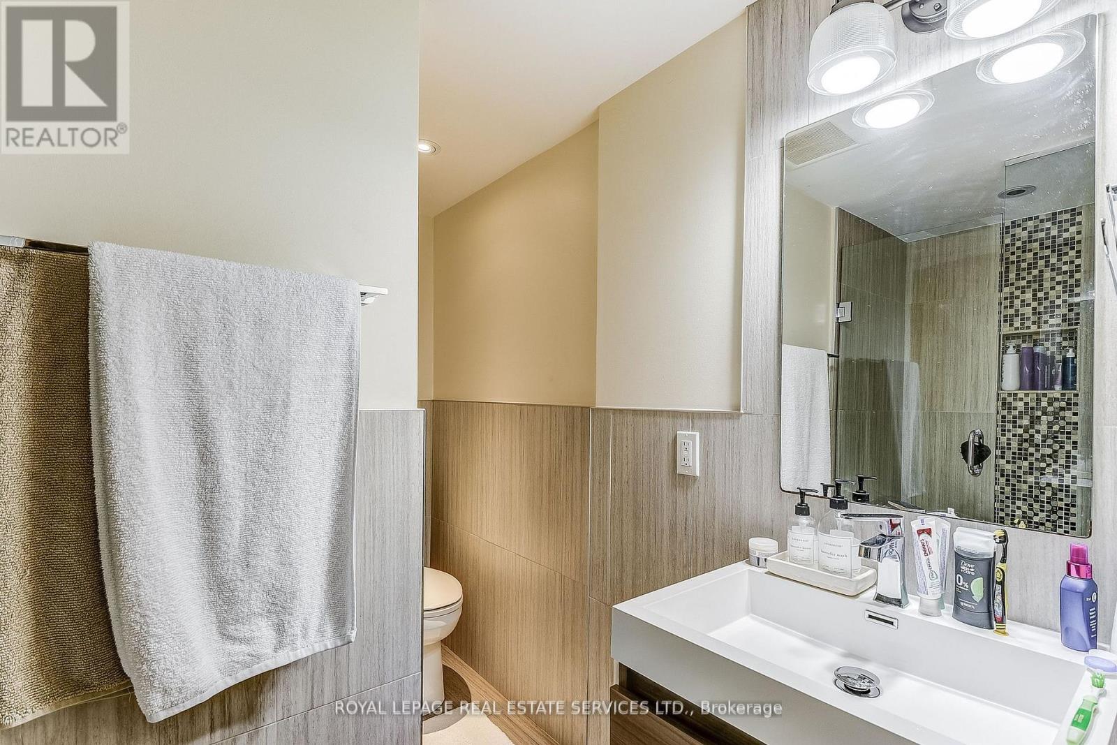 157 Colbeck Street, Toronto, Ontario  M6S 1V8 - Photo 44 - W12145394