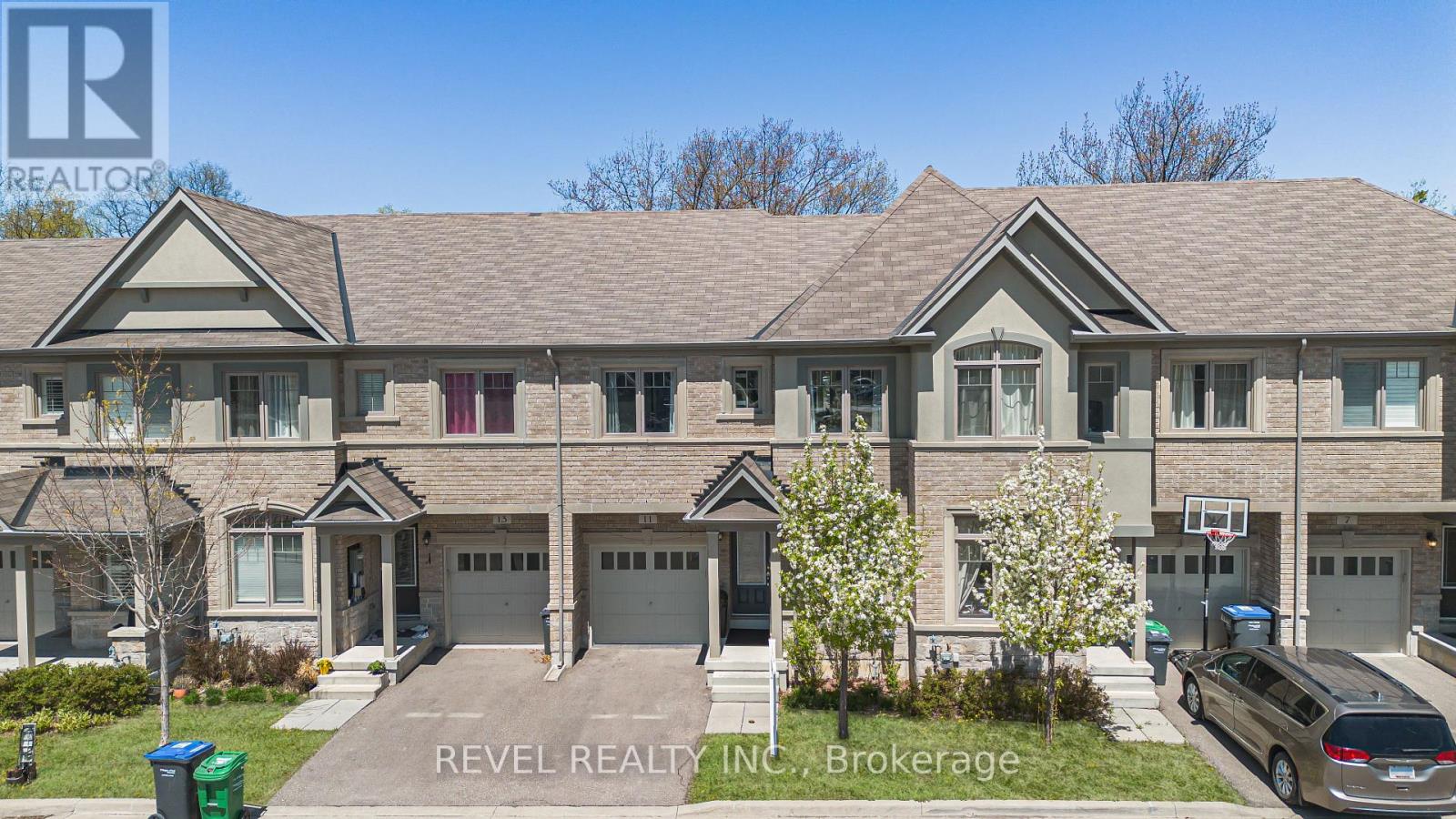 Property at 11 OLIANA WAY image 2
