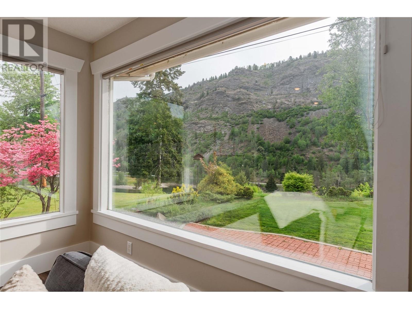 Property at 108 Ritchie Avenue image 3