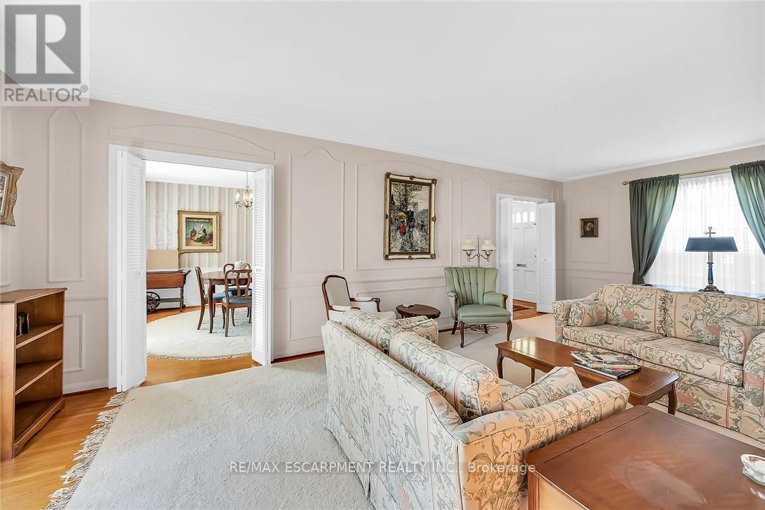 149 Lowden Avenue, Hamilton (Ancaster), Ontario  L9G 3A4 - Photo 9 - X12145320