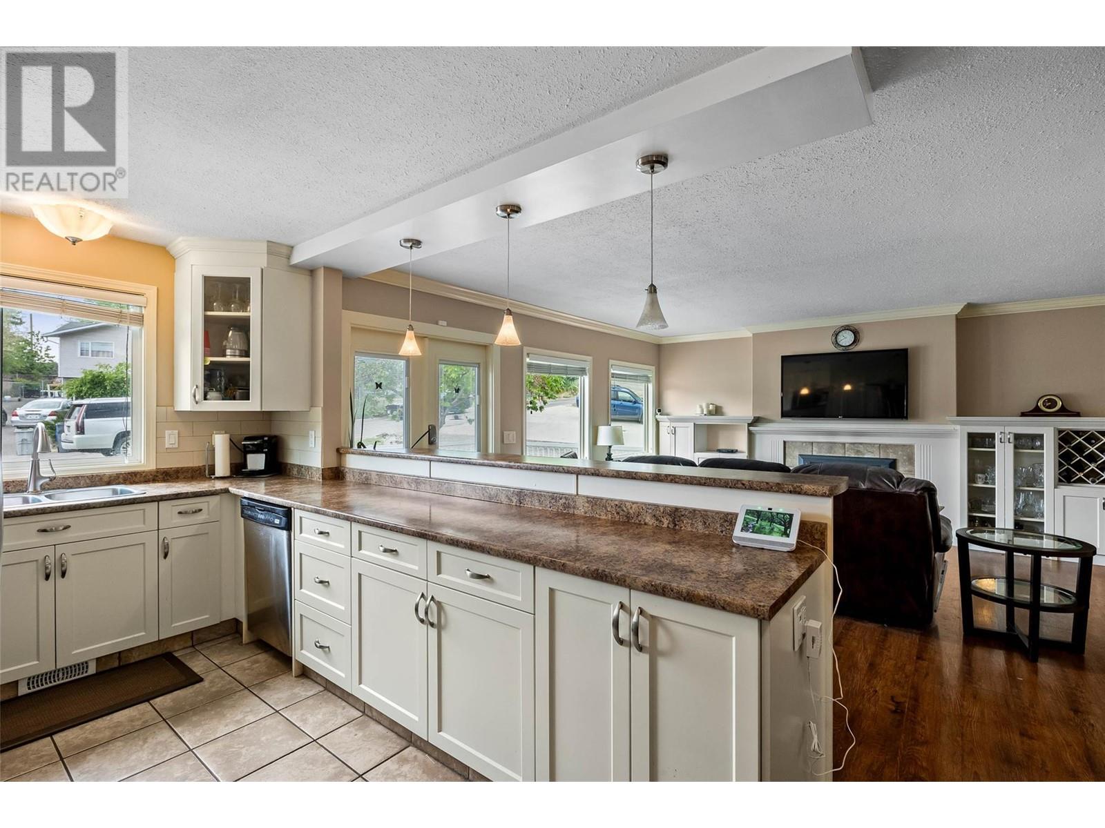 Property at 840 Agassiz Road image 2