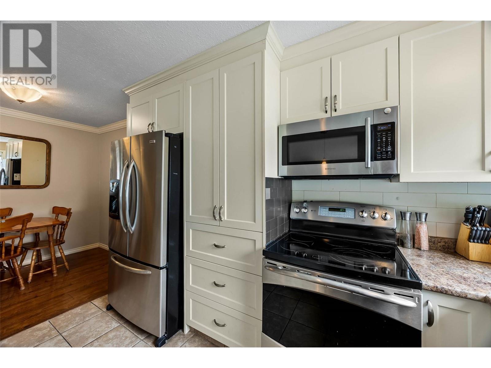 Property at 840 Agassiz Road image 4