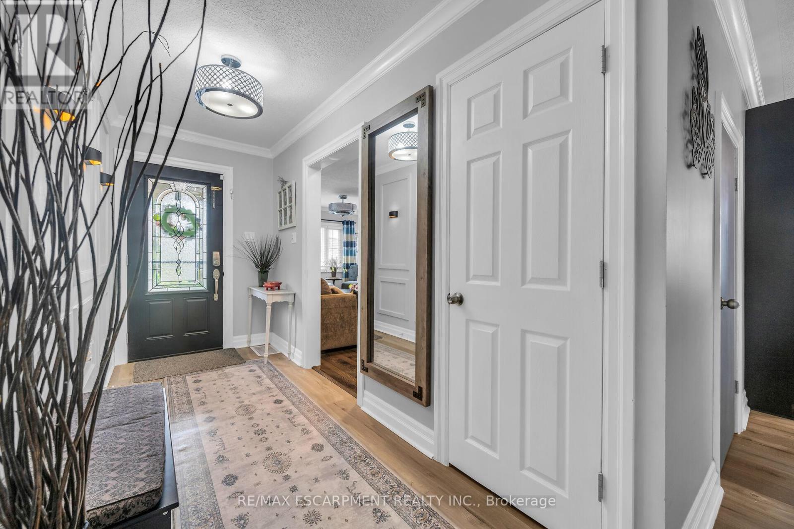 205 Sanatorium Road, Hamilton, Ontario  L9C 1Z4 - Photo 6 - X12145418