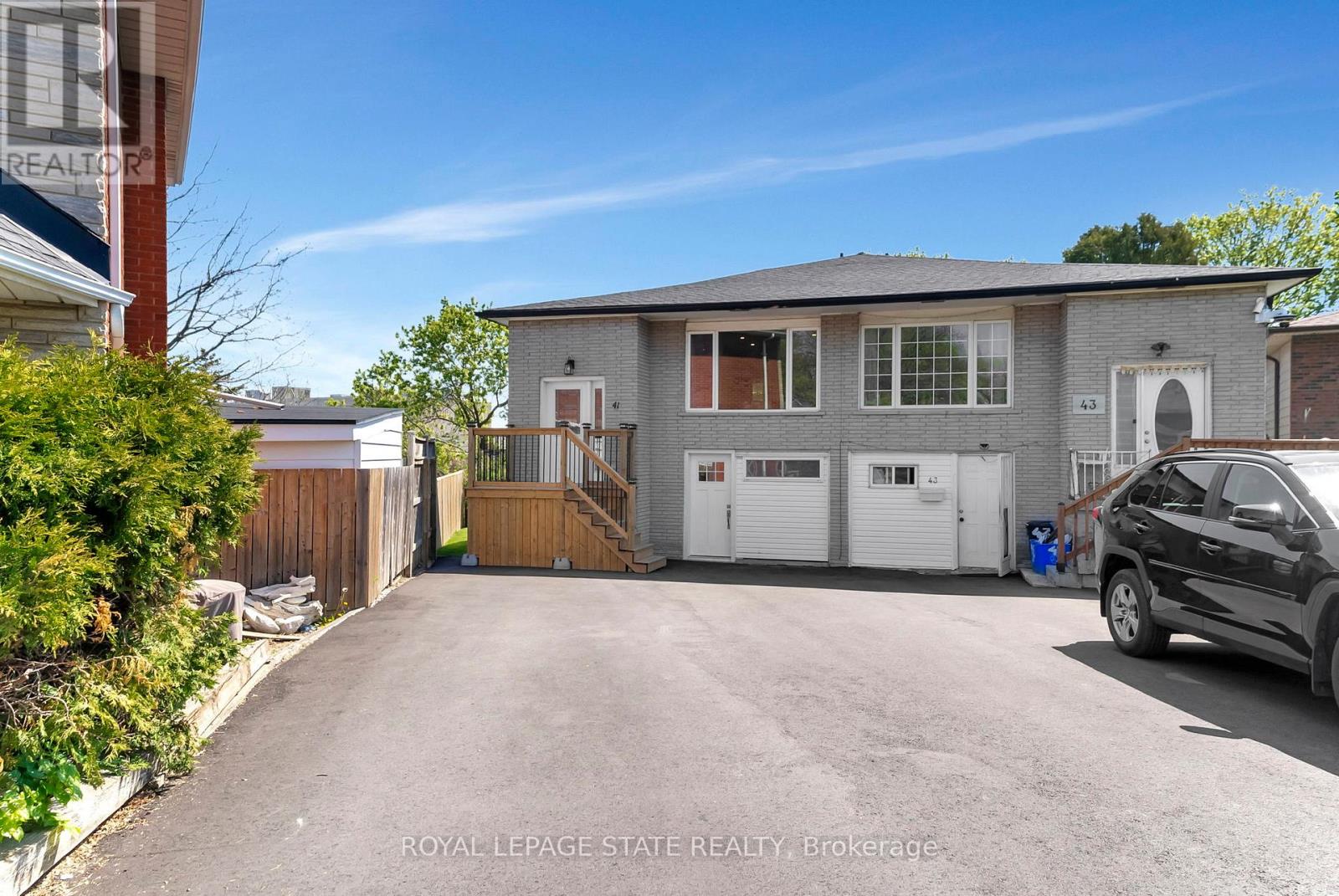 Property at 41 YEOVILLE COURT image 2