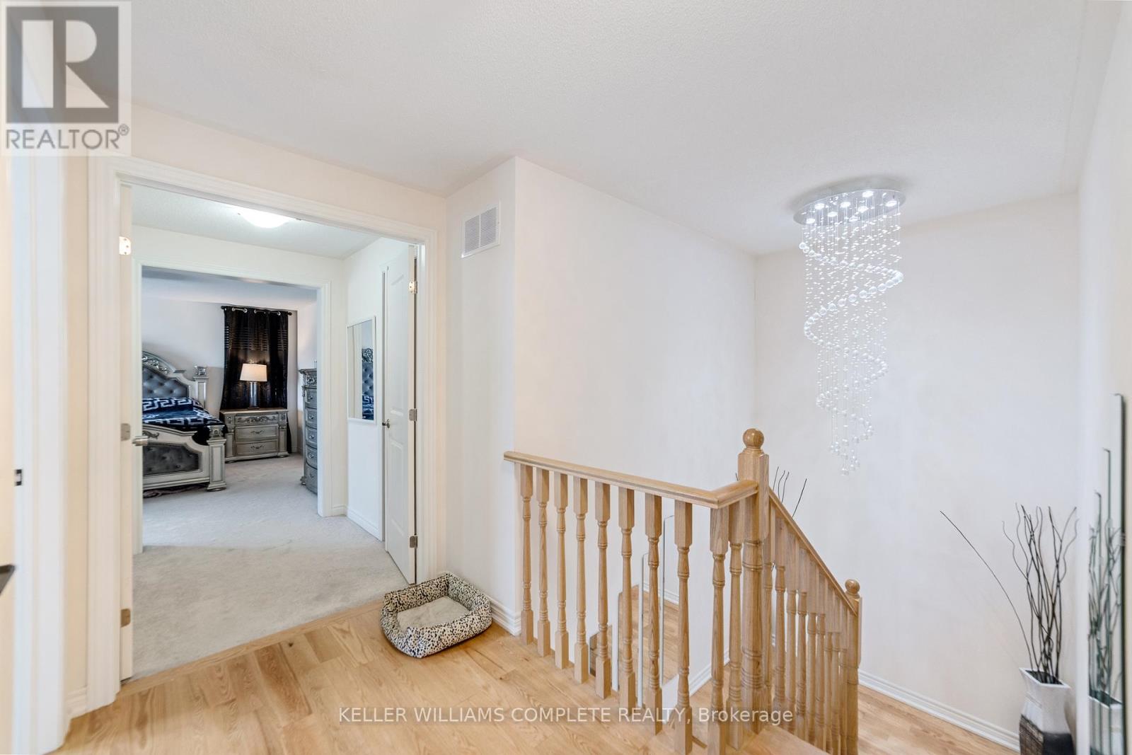 110 Robertson Road, Hamilton (Meadowlands), Ontario  L9K 0J7 - Photo 15 - X12145491