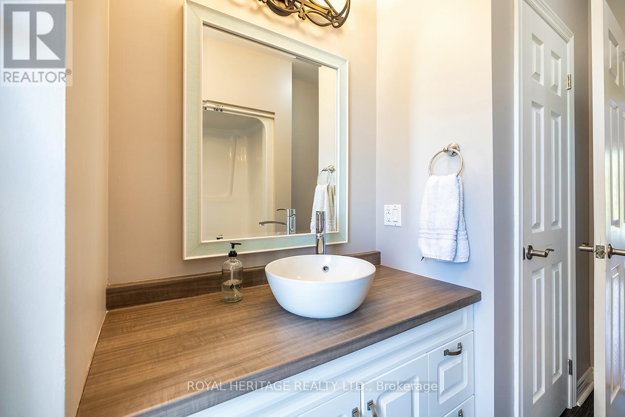 17 Francis Street, Kawartha Lakes, Ontario  K9V 3R7 - Photo 34 - X12145500
