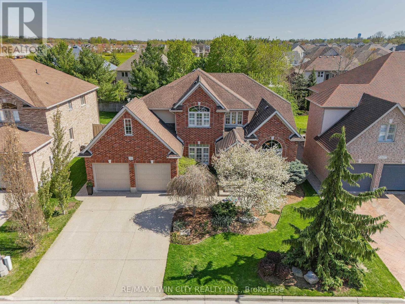 533 FALCONRIDGE CRESCENT, kitchener, Ontario