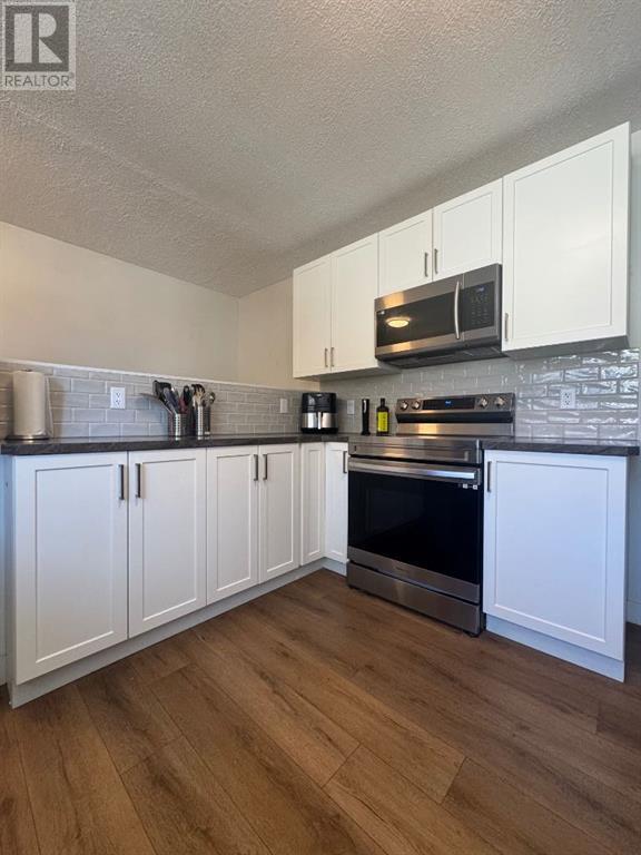 5214 45 Street, Camrose, Alberta  T4V 1E9 - Photo 6 - A2208370