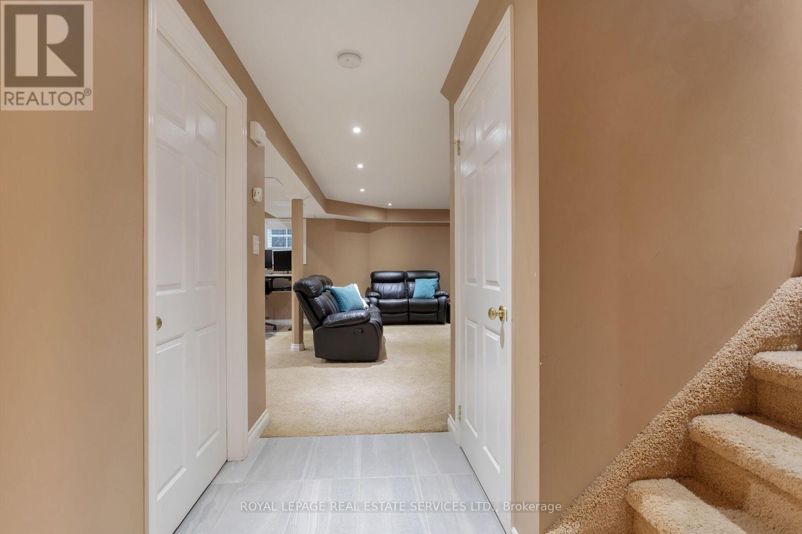 19 - 2175 Country Club Drive, Burlington, Ontario  L7M 4H9 - Photo 28 - W12145128