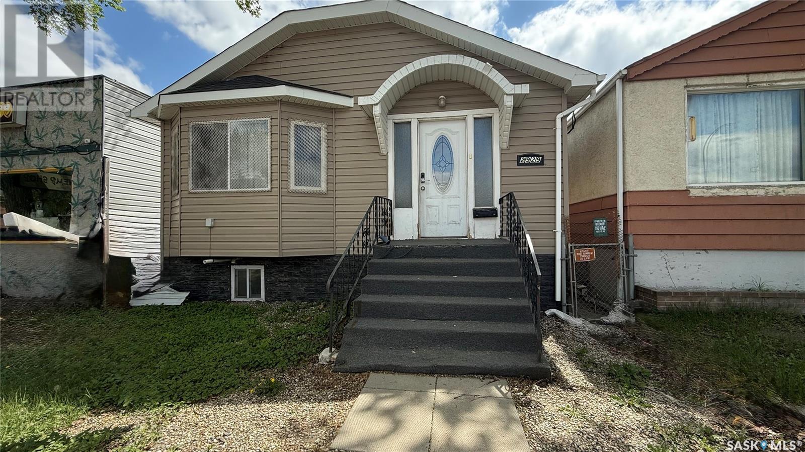2929 Dewdney Avenue, Regina, Saskatchewan  S4T 0Y1 - Photo 1 - SK005605