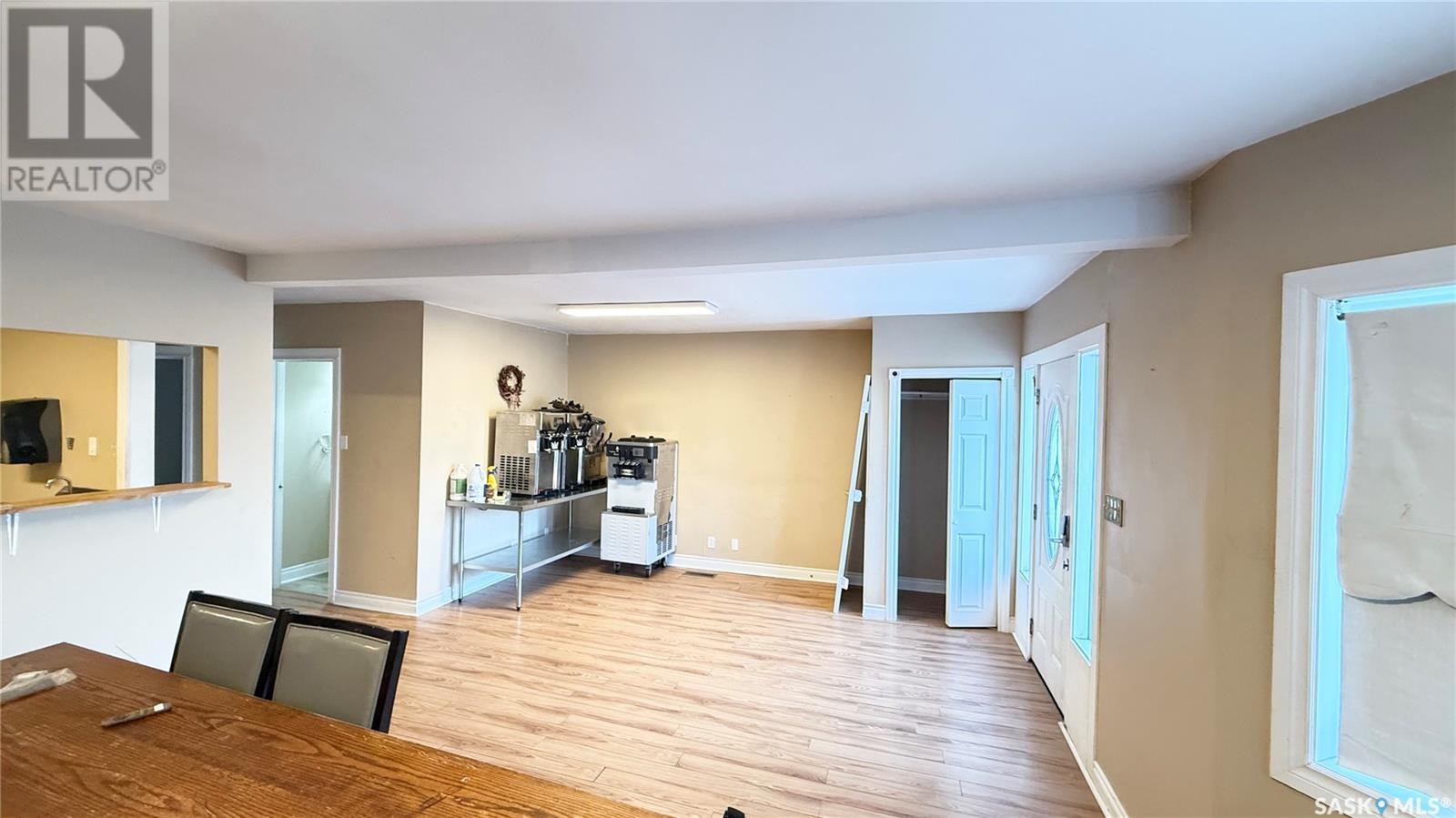 2929 Dewdney Avenue, Regina, Saskatchewan  S4T 0Y1 - Photo 2 - SK005605