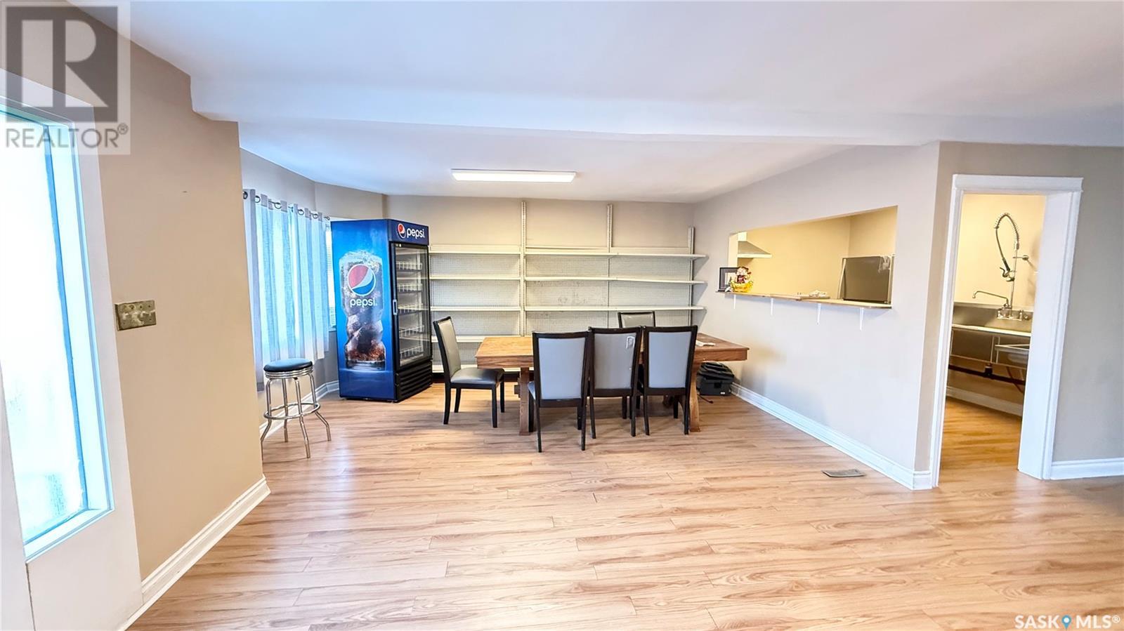 2929 Dewdney Avenue, Regina, Saskatchewan  S4T 0Y1 - Photo 3 - SK005605