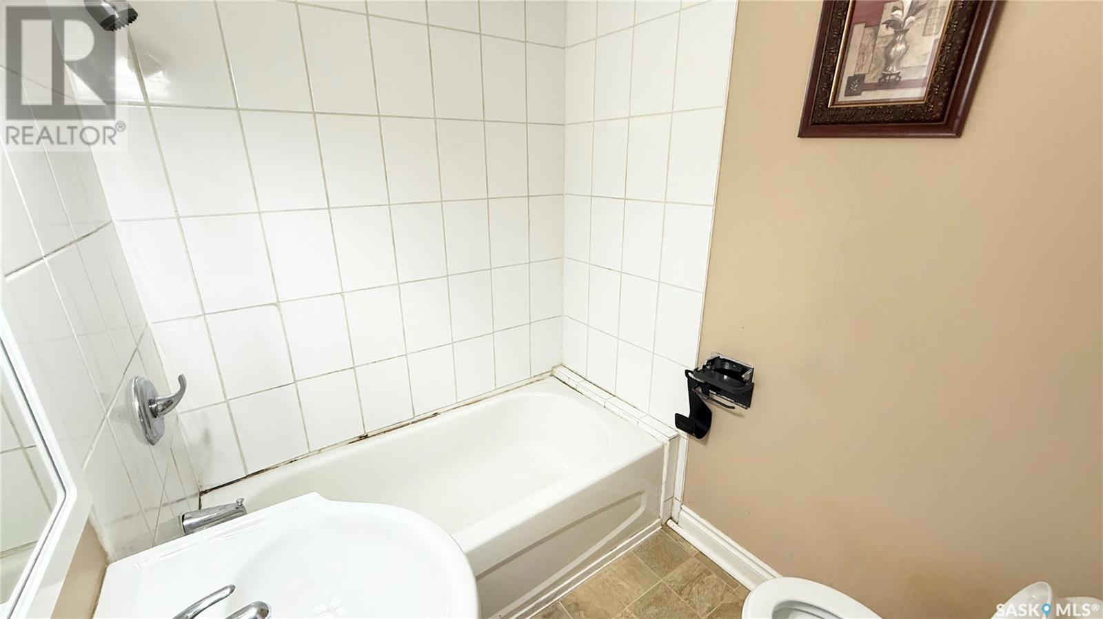 2929 Dewdney Avenue, Regina, Saskatchewan  S4T 0Y1 - Photo 5 - SK005605