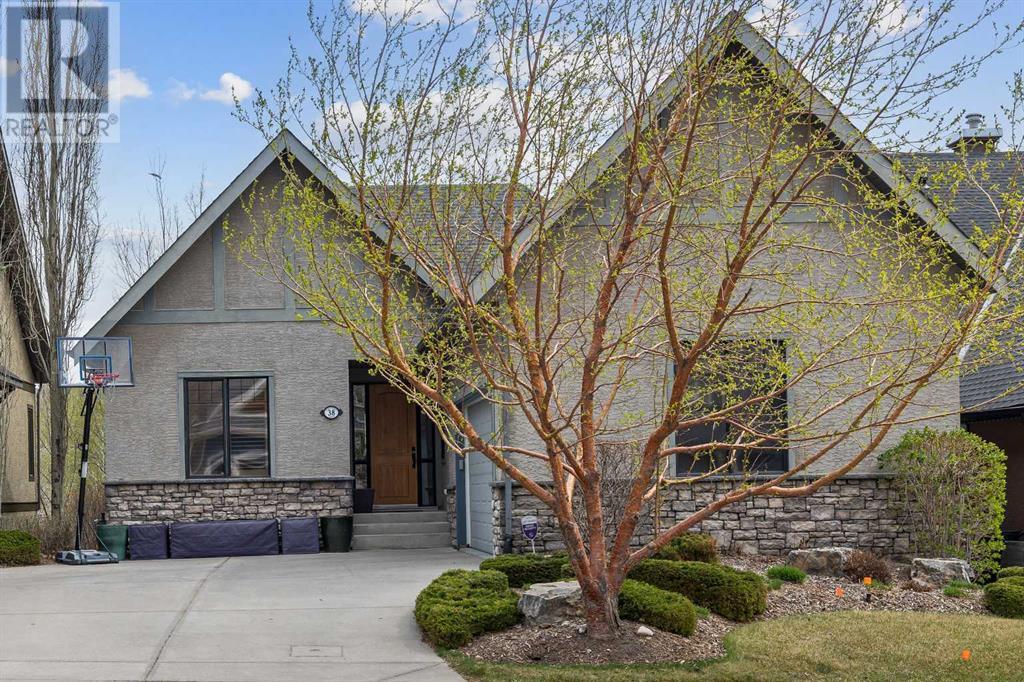 Property at 38 Tusslewood Drive NW image 2