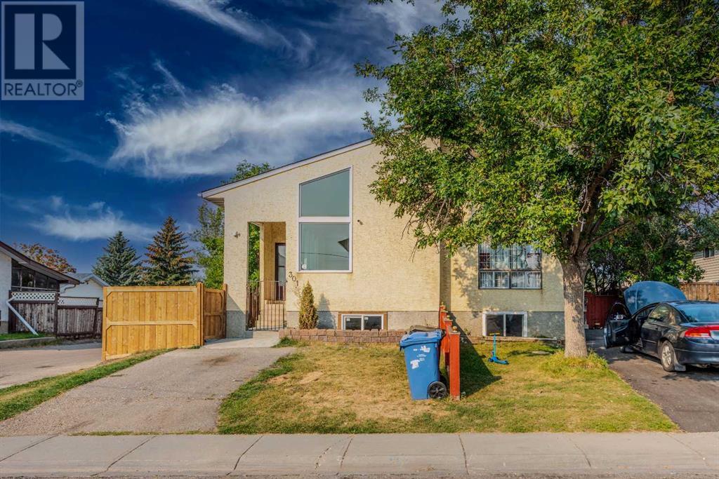 Property at 301 Fonda Way SE image 1